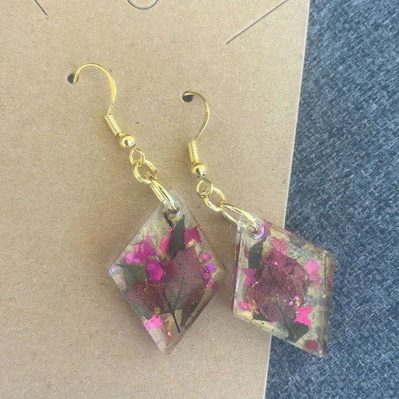 #104 Small Pressed Flower Earrings - Picture 6 of 11